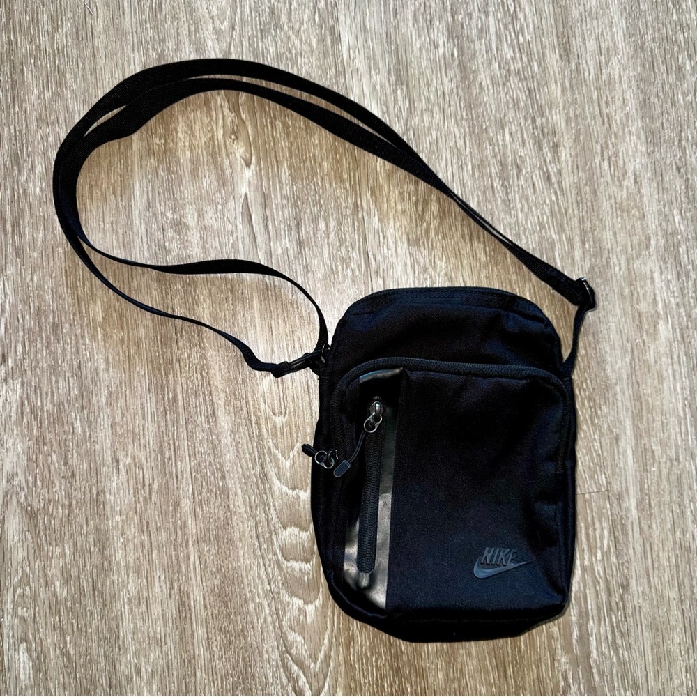 Nike Black Sling Bag 4L